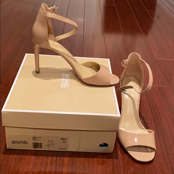 Michael Kors nude strappy heel - Picture 2 of 5